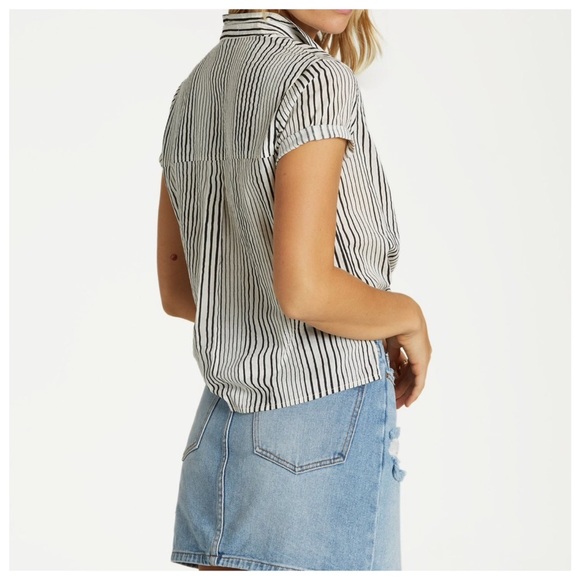 Billabong Hawaiian Daze Front Tie Button Down Shirt - Picture 3 of 5